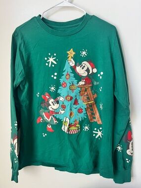 Disney Parks Mickey and Minnie 2022 Holiday Long Sleeve Size M
